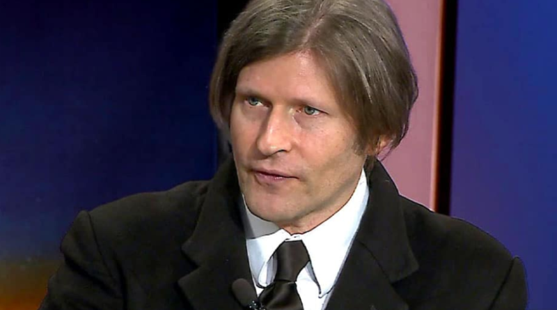 crispin glover net worth